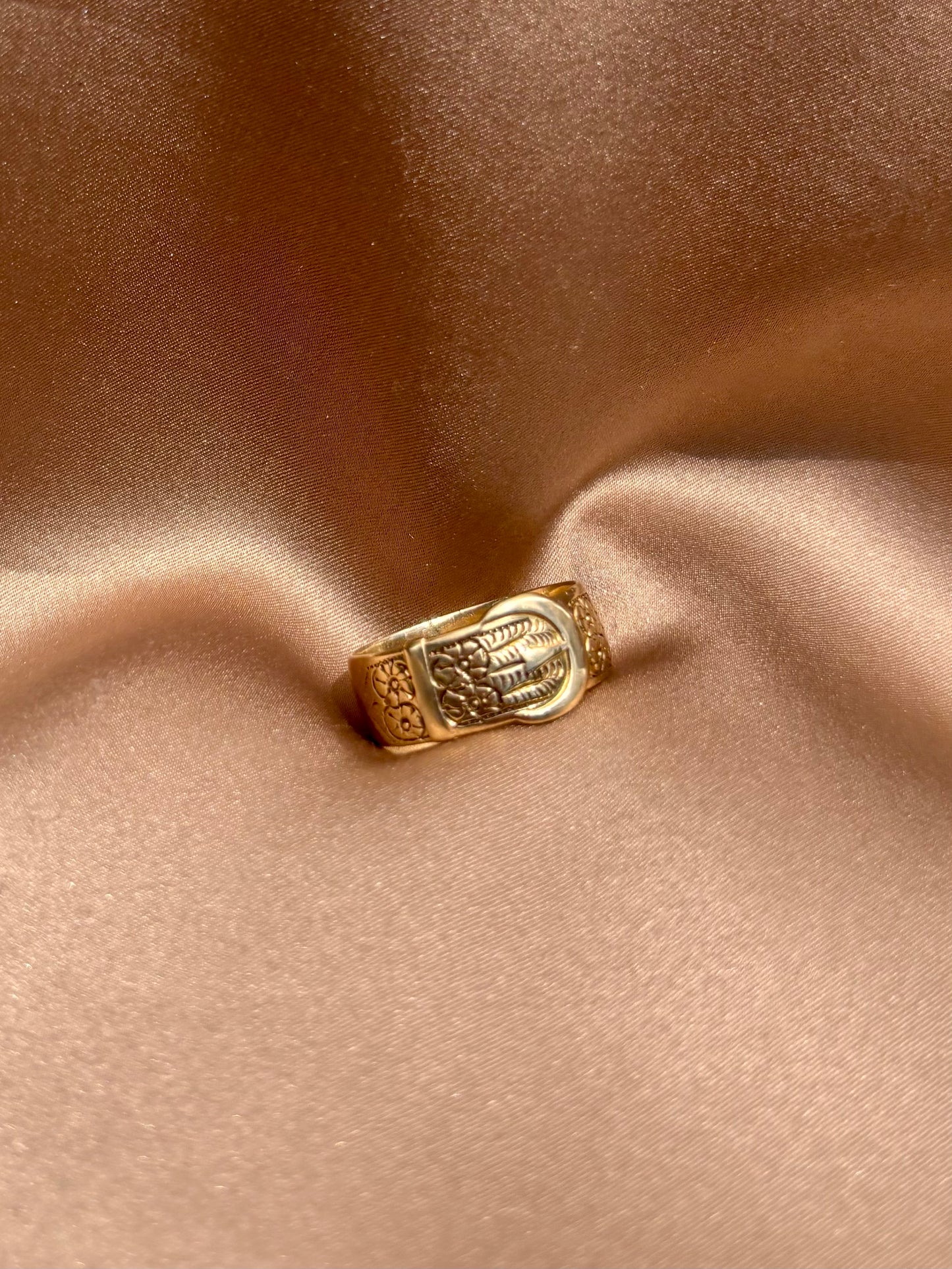 Mid Century Mens Buckle ring 9ct Gold Engraved
