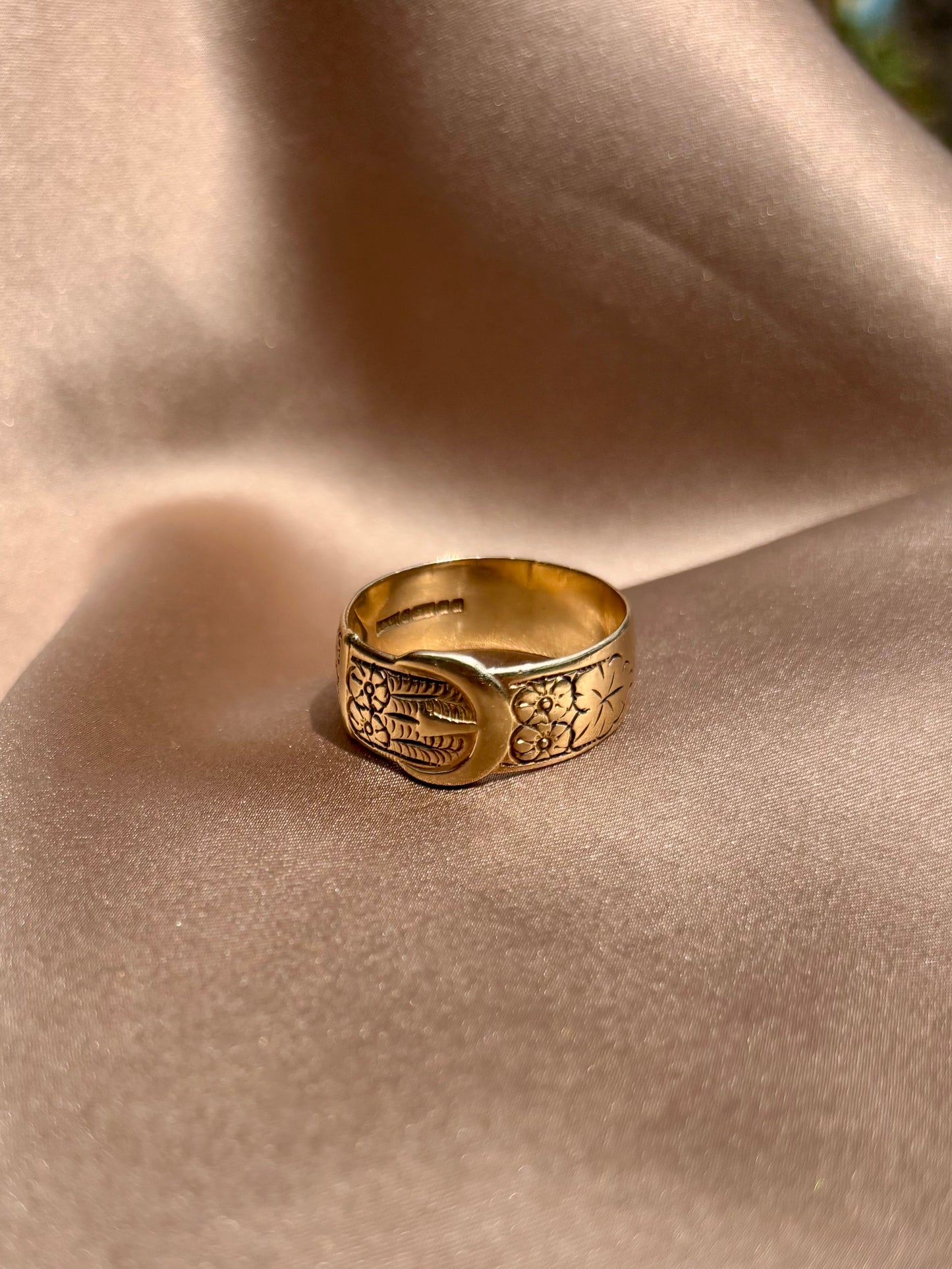 Mid Century Mens Buckle ring 9ct Gold Engraved