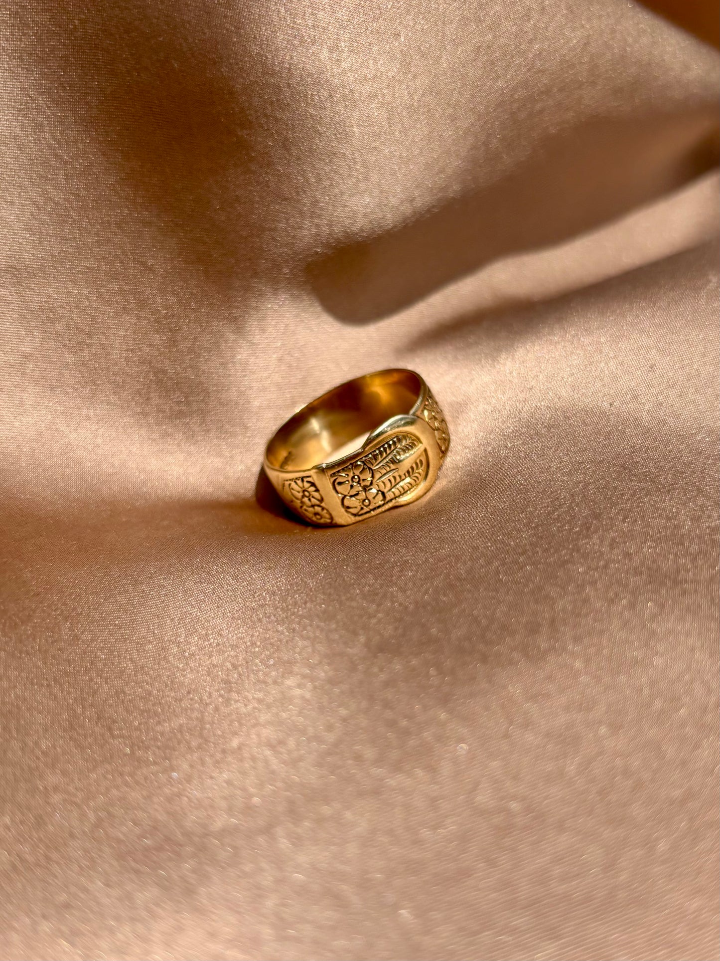 Mid Century Mens Buckle ring 9ct Gold Engraved
