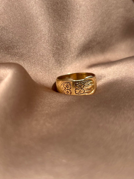 Mid Century Mens Buckle ring 9ct Gold Engraved